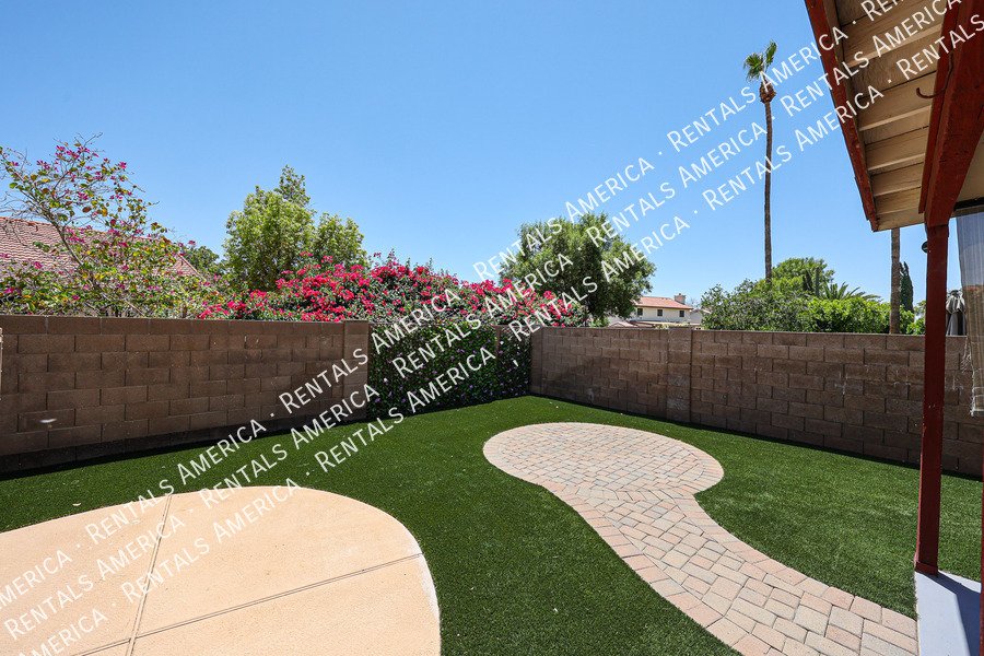 Beautiful & Spacious 4 Bdrm with an Extra Room & Pool in Garden Lakes! property image