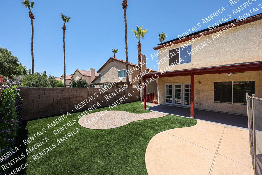 Beautiful & Spacious 4 Bdrm with an Extra Room & Pool in Garden Lakes! property image
