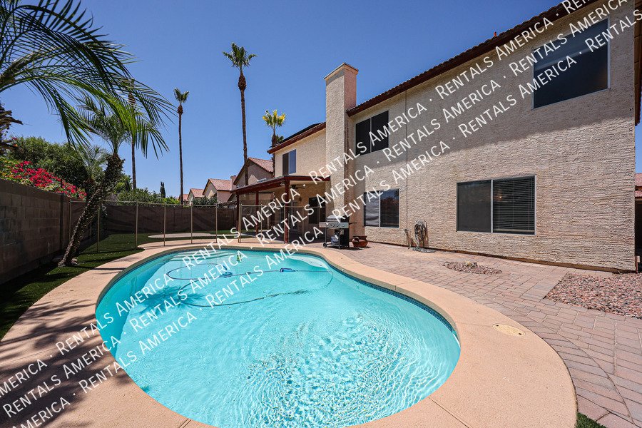 Beautiful & Spacious 4 Bdrm with an Extra Room & Pool in Garden Lakes! property image