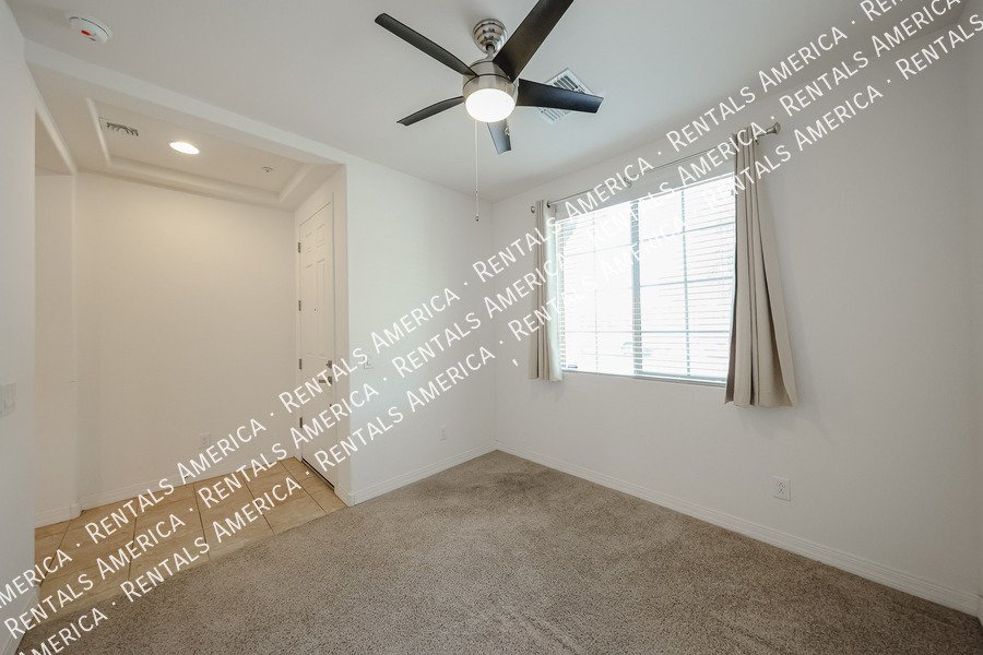 Beautiful 3BD 2BA with Den Home located in the Bridges East in Gilbert property image