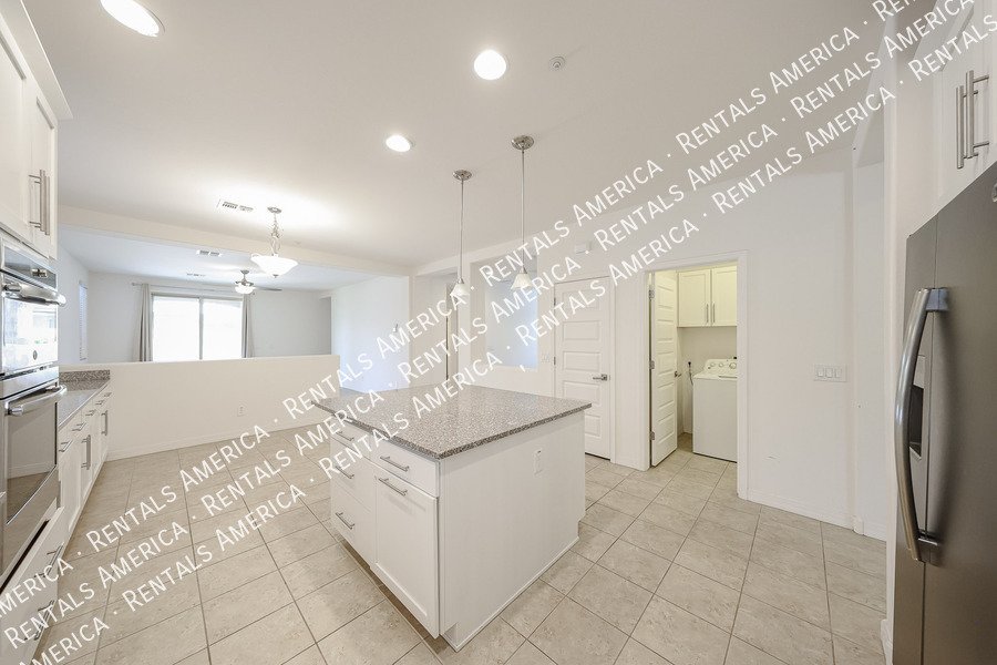 Beautiful 3BD 2BA with Den Home located in the Bridges East in Gilbert property image