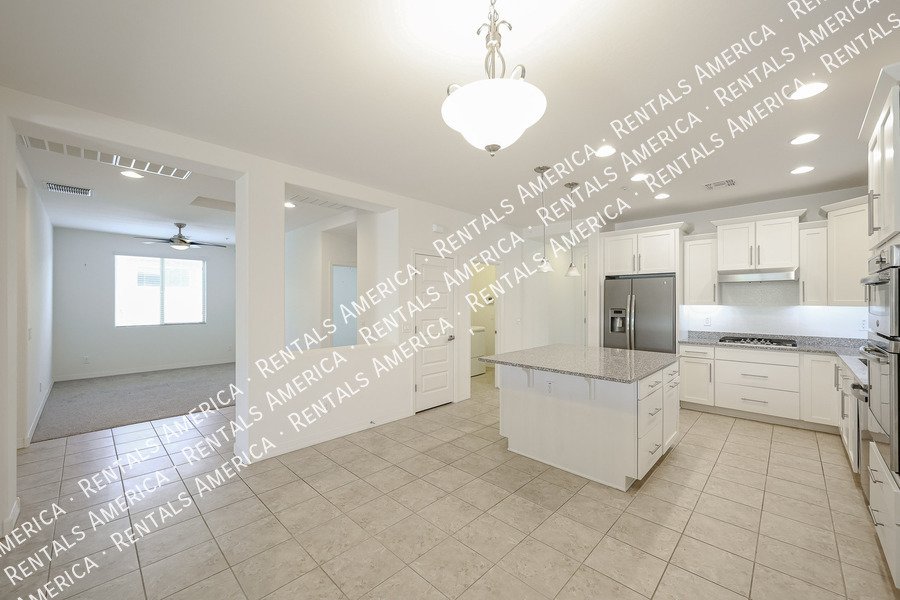 Beautiful 3BD 2BA with Den Home located in the Bridges East in Gilbert property image
