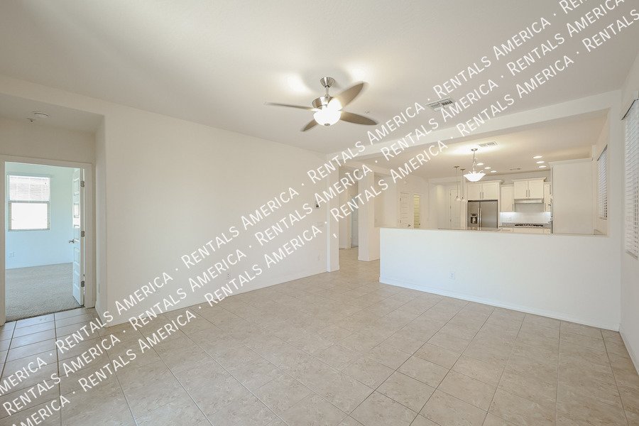 Beautiful 3BD 2BA with Den Home located in the Bridges East in Gilbert property image