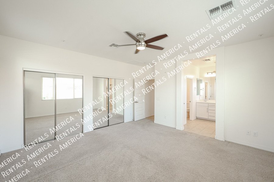 Beautiful 3BD 2BA with Den Home located in the Bridges East in Gilbert property image