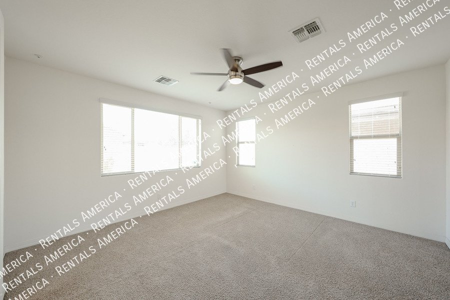 Beautiful 3BD 2BA with Den Home located in the Bridges East in Gilbert property image
