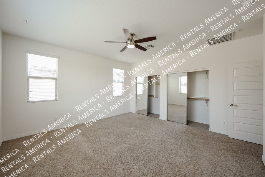 Beautiful 3BD 2BA with Den Home located in the Bridges East in Gilbert property image