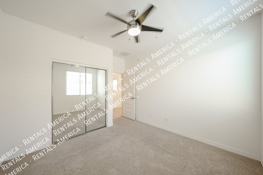 Beautiful 3BD 2BA with Den Home located in the Bridges East in Gilbert property image
