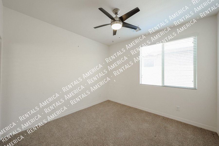 Beautiful 3BD 2BA with Den Home located in the Bridges East in Gilbert property image
