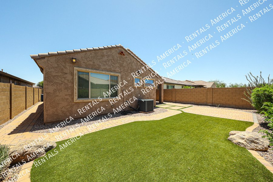 Beautiful 3BD 2BA with Den Home located in the Bridges East in Gilbert property image