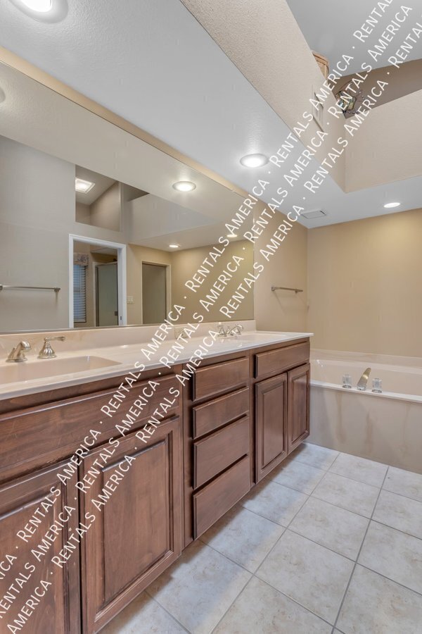 Available now Home in Arrowhead Lake Views and Pool! property image