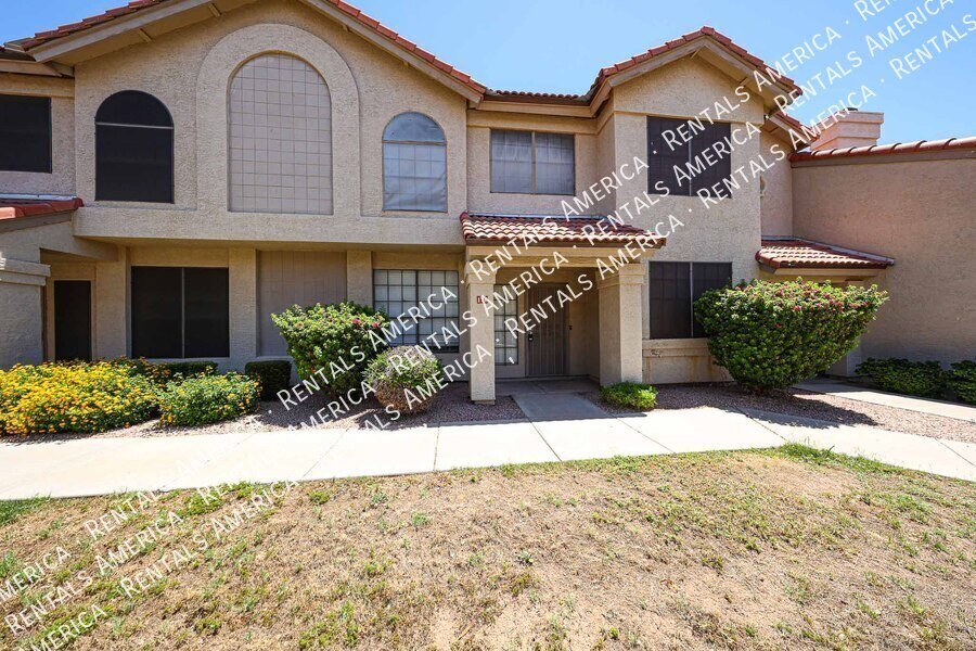 Great Location in Chandler ~ 3 BR 2.5 BA Townhome ~ Ready Now! property image