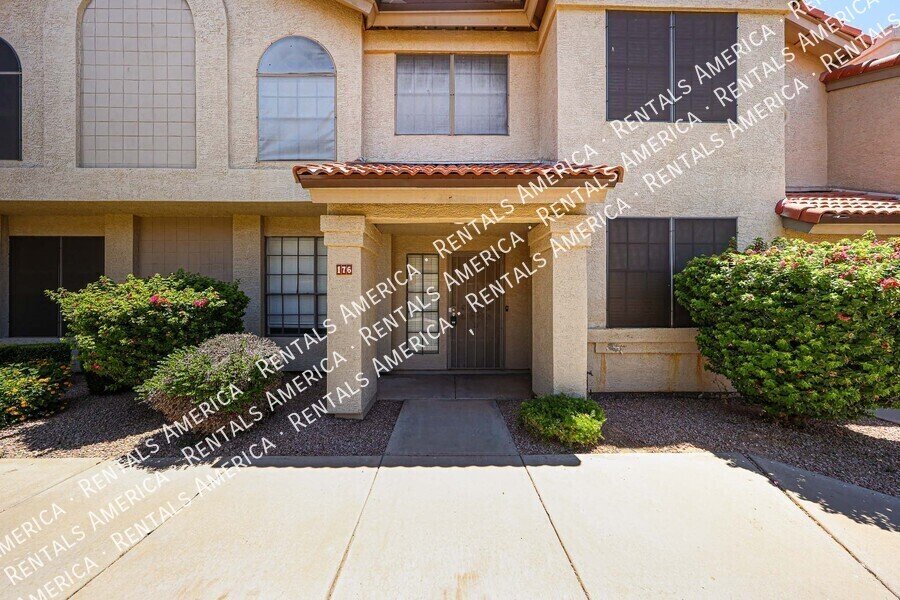 Great Location in Chandler ~ 3 BR 2.5 BA Townhome ~ Ready Now! property image
