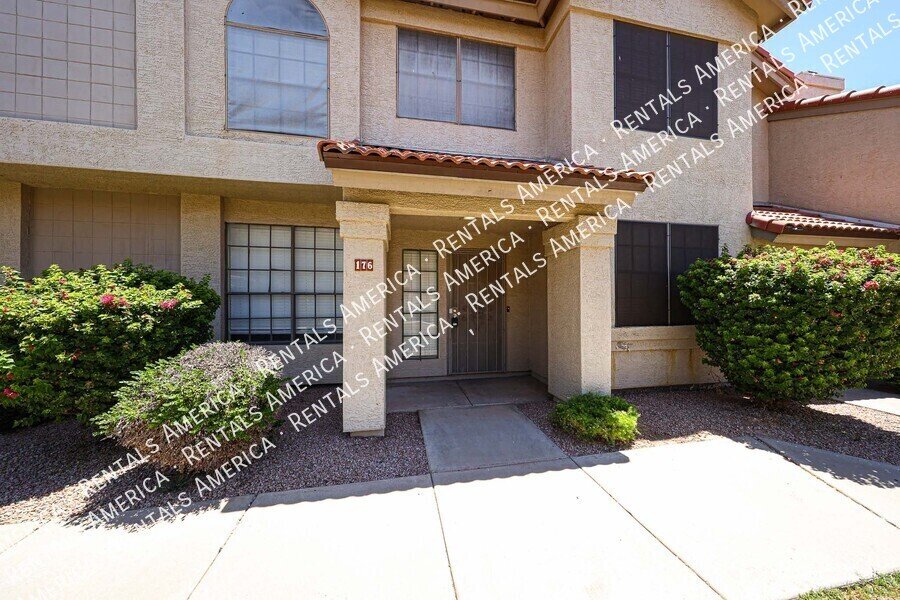 Great Location in Chandler ~ 3 BR 2.5 BA Townhome ~ Ready Now! property image