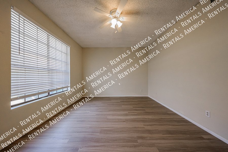 Great Location in Chandler ~ 3 BR 2.5 BA Townhome ~ Ready Now! property image