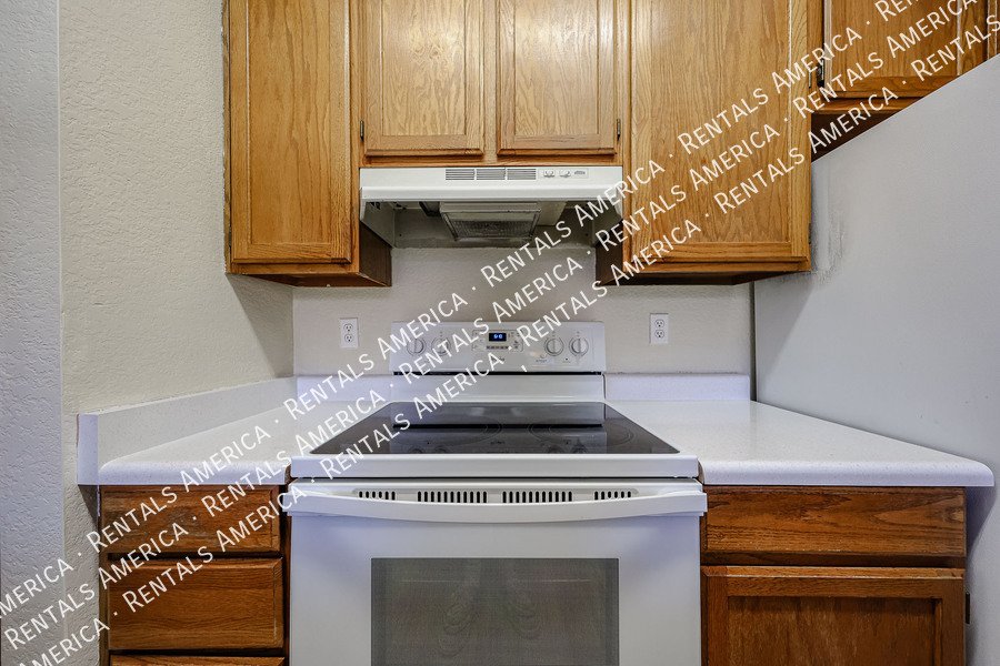 Great Location in Chandler ~ 3 BR 2.5 BA Townhome ~ Ready Now! property image