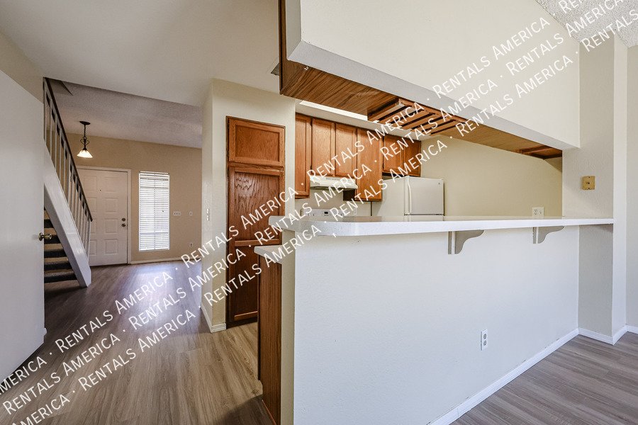 Great Location in Chandler ~ 3 BR 2.5 BA Townhome ~ Ready Now! property image