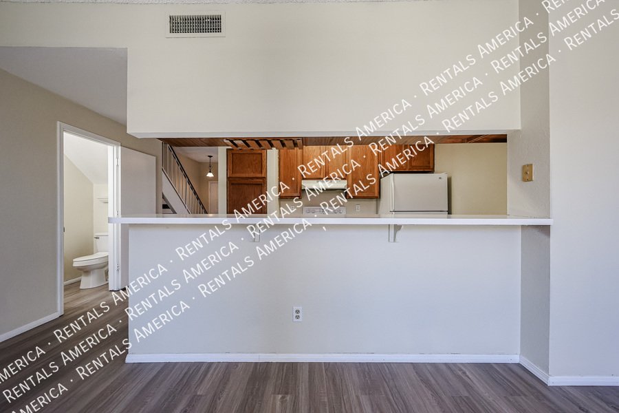 Great Location in Chandler ~ 3 BR 2.5 BA Townhome ~ Ready Now! property image