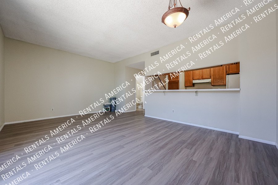 Great Location in Chandler ~ 3 BR 2.5 BA Townhome ~ Ready Now! property image