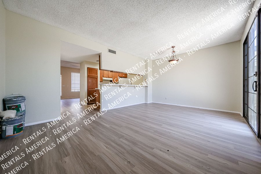 Great Location in Chandler ~ 3 BR 2.5 BA Townhome ~ Ready Now! property image
