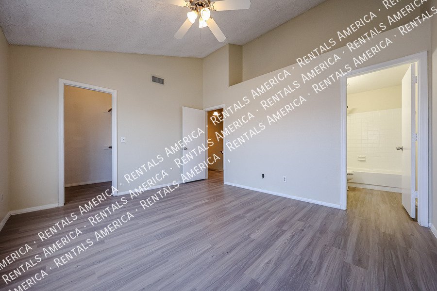 Great Location in Chandler ~ 3 BR 2.5 BA Townhome ~ Ready Now! property image