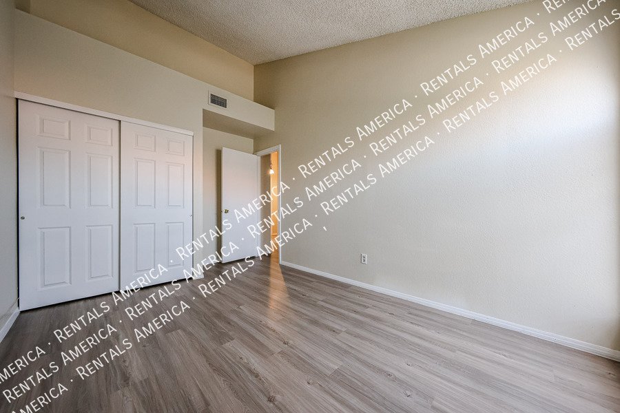 Great Location in Chandler ~ 3 BR 2.5 BA Townhome ~ Ready Now! property image