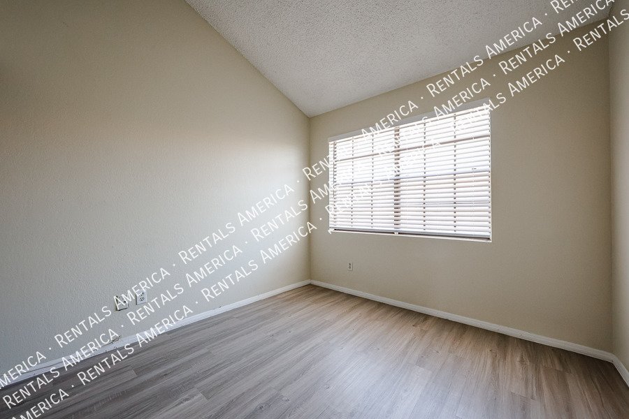 Great Location in Chandler ~ 3 BR 2.5 BA Townhome ~ Ready Now! property image