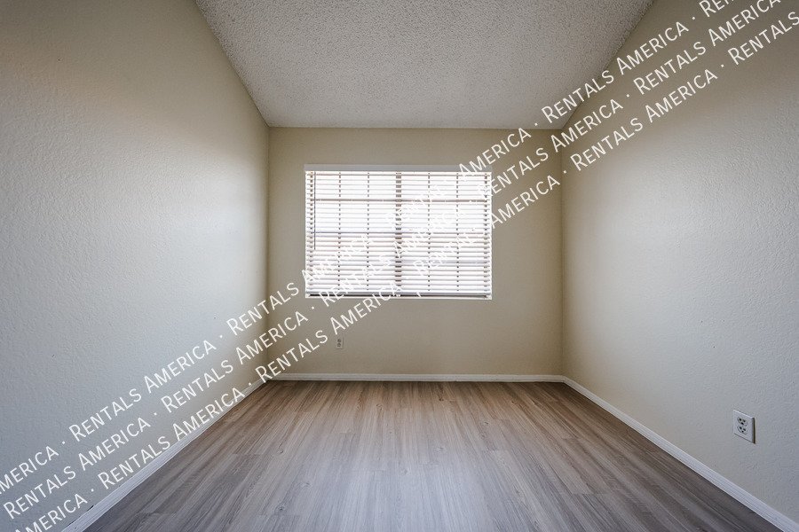 Great Location in Chandler ~ 3 BR 2.5 BA Townhome ~ Ready Now! property image