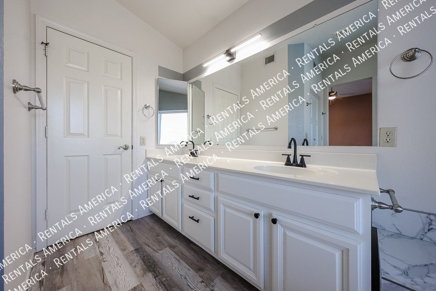 Amazing 4 Bedroom with Private Pool property image
