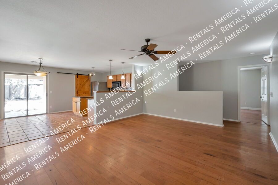 Beautifully Upgraded Open-Concept 3 Bdrm in San Tan Valley! property image
