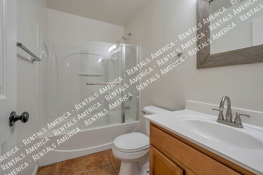 Beautifully Upgraded Open-Concept 3 Bdrm in San Tan Valley! property image
