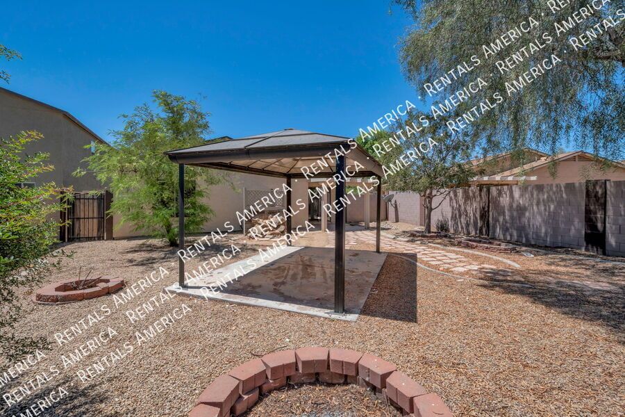 Beautifully Upgraded Open-Concept 3 Bdrm in San Tan Valley! property image