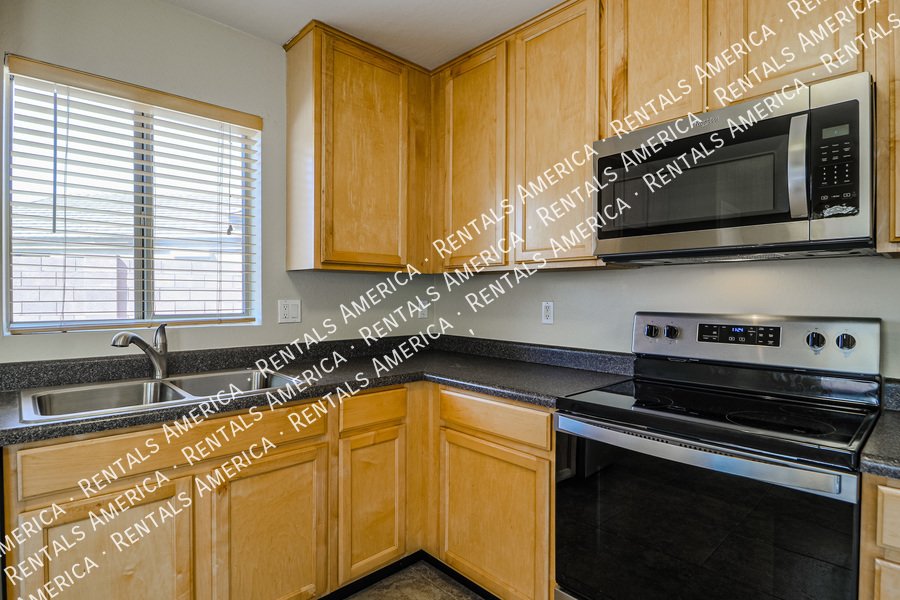 Wonderful 4-bedroom home with a loft located in San Tan Heights. property image