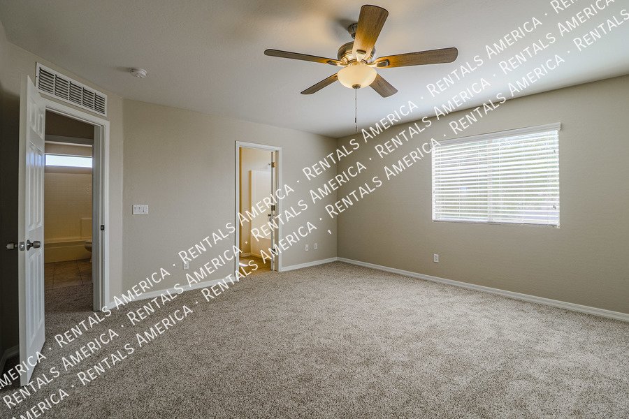 Wonderful 4-bedroom home with a loft located in San Tan Heights. property image