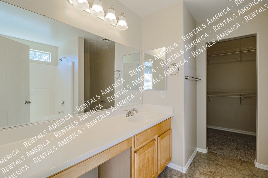 Wonderful 4-bedroom home with a loft located in San Tan Heights. property image