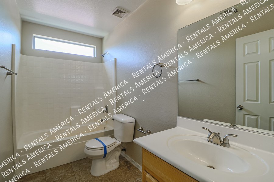 Wonderful 4-bedroom home with a loft located in San Tan Heights. property image