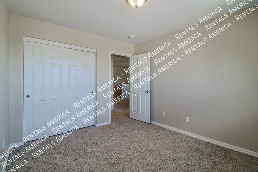Wonderful 4-bedroom home with a loft located in San Tan Heights. property image