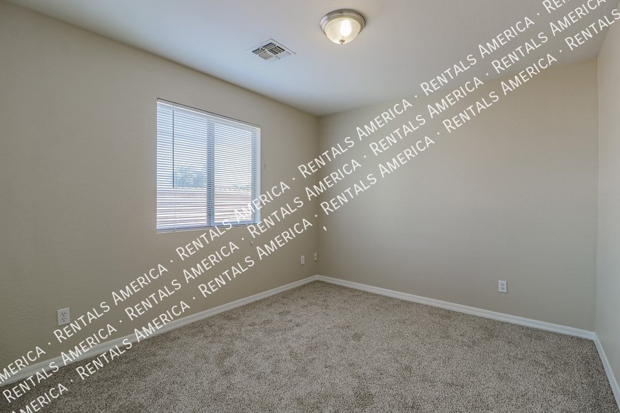 Wonderful 4-bedroom home with a loft located in San Tan Heights. property image