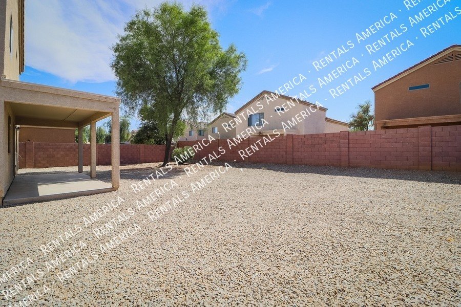 Wonderful 4-bedroom home with a loft located in San Tan Heights. property image
