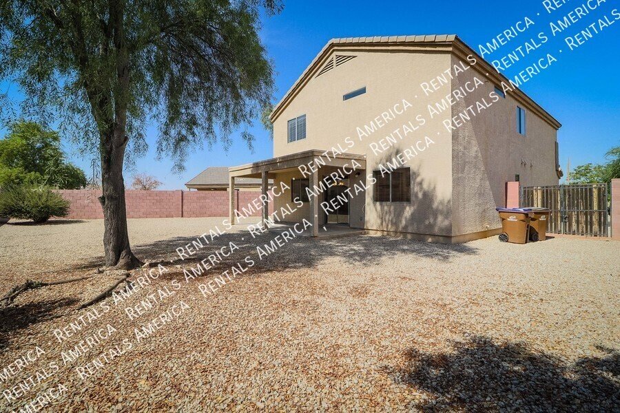 Wonderful 4-bedroom home with a loft located in San Tan Heights. property image