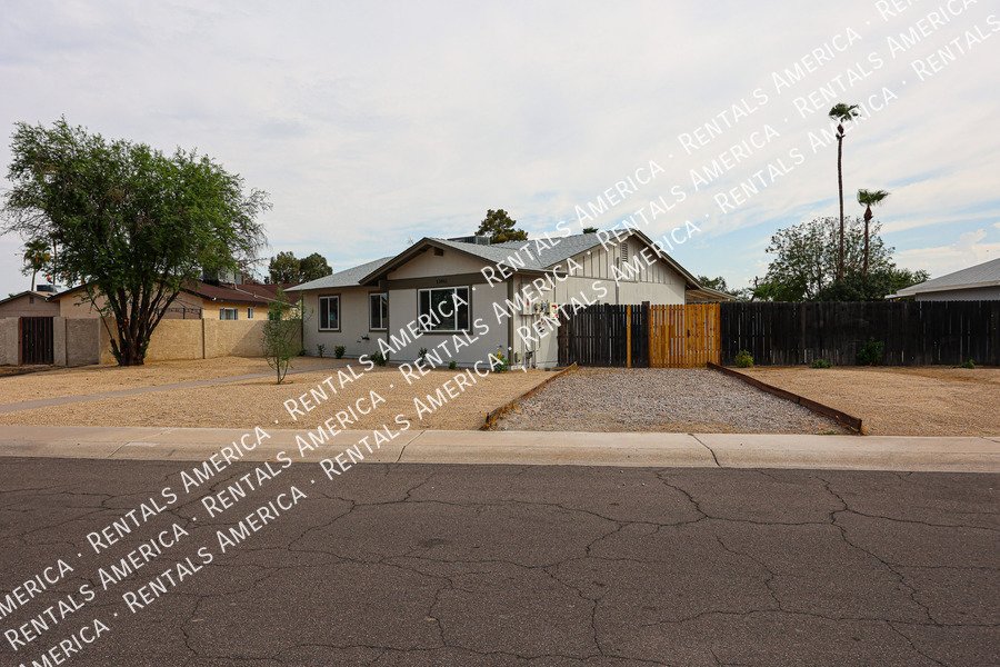 Charming 3 bedroom home in Glendale! property image