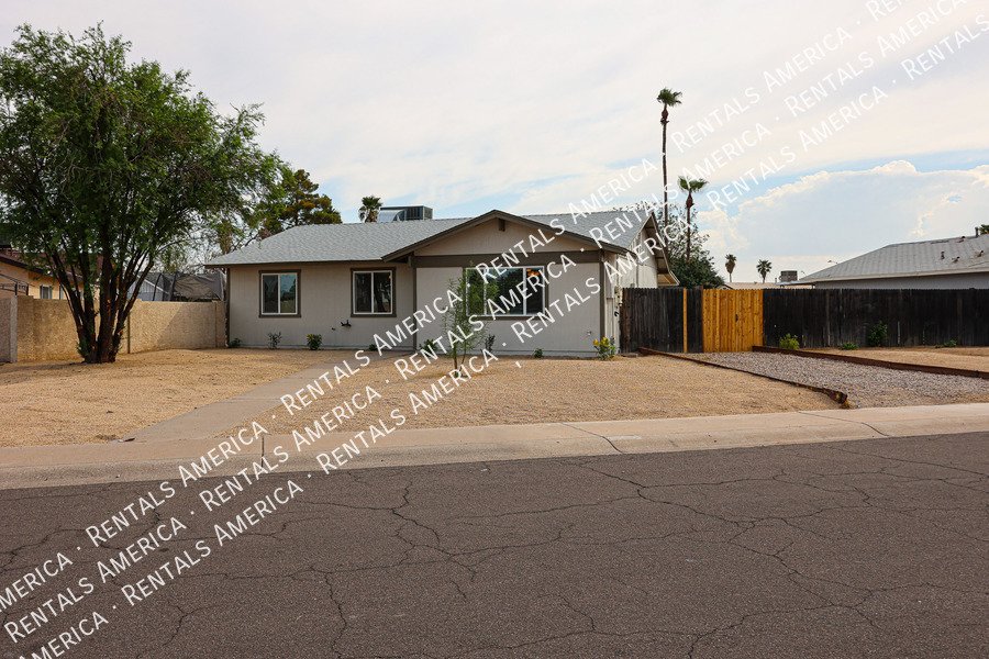 Charming 3 bedroom home in Glendale! property image