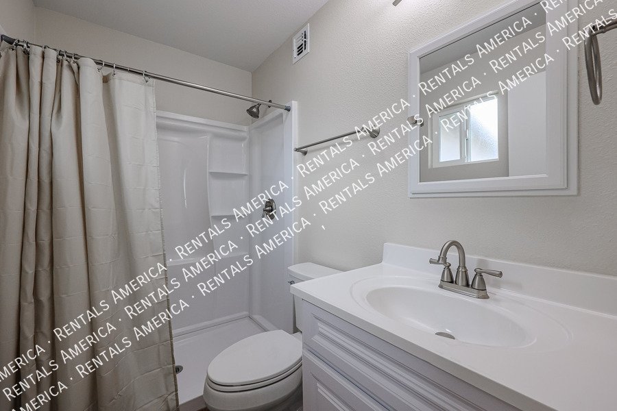 Charming 3 bedroom home in Glendale! property image