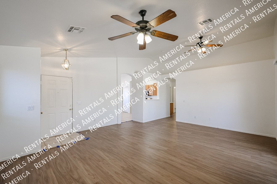 Lovely 3 BD, 2 BA Corner Lot Home in Wildflower Ranch in Goodyear! property image