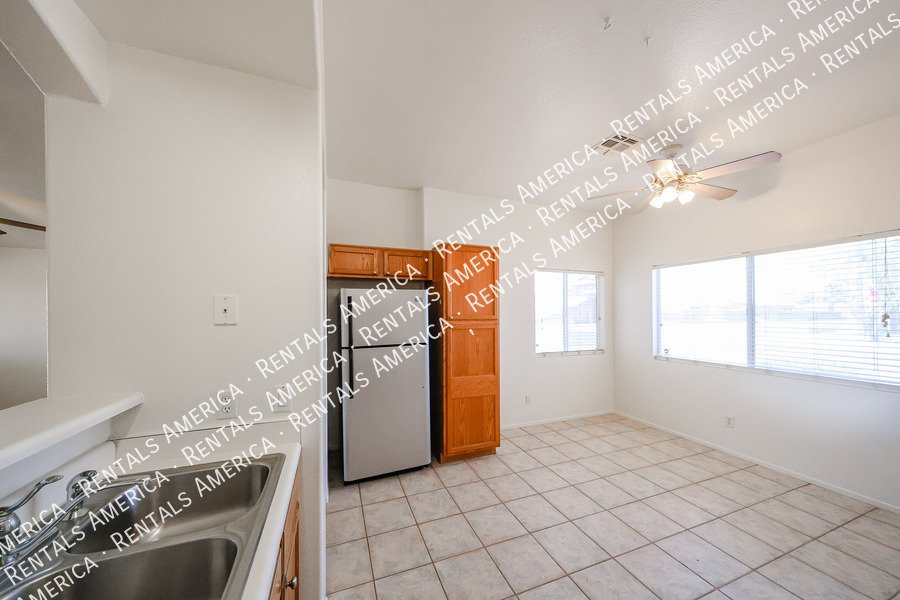 Lovely 3 BD, 2 BA Corner Lot Home in Wildflower Ranch in Goodyear! property image