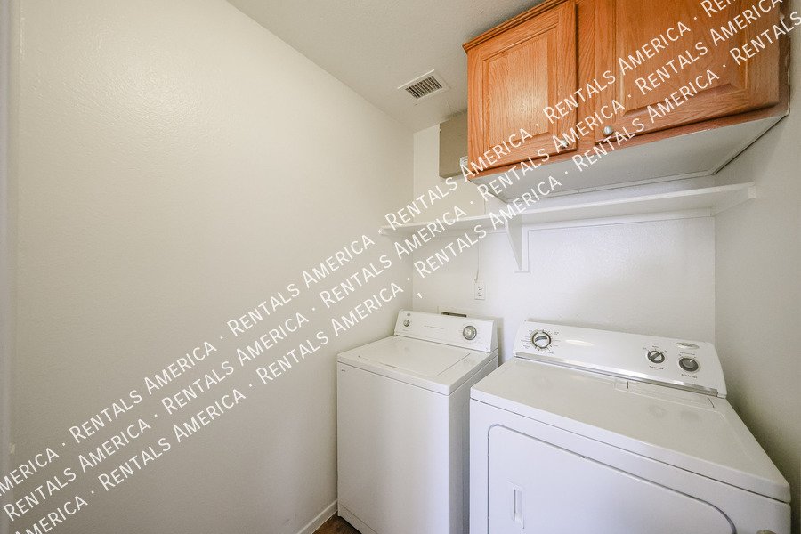 Lovely 3 BD, 2 BA Corner Lot Home in Wildflower Ranch in Goodyear! property image