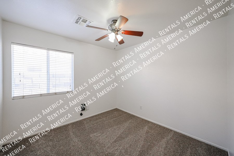 Lovely 3 BD, 2 BA Corner Lot Home in Wildflower Ranch in Goodyear! property image