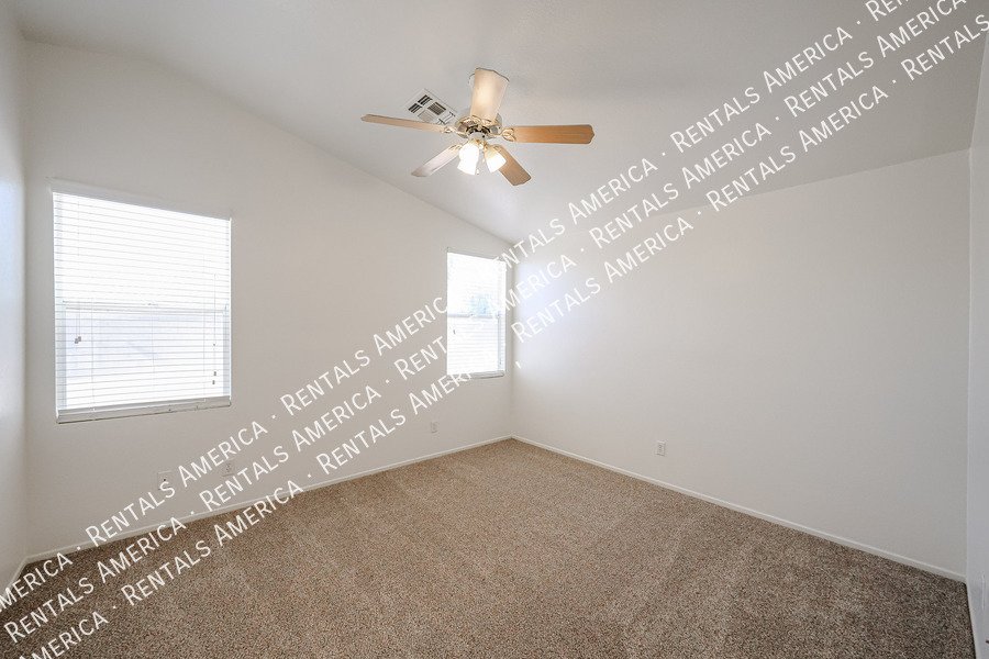 Lovely 3 BD, 2 BA Corner Lot Home in Wildflower Ranch in Goodyear! property image