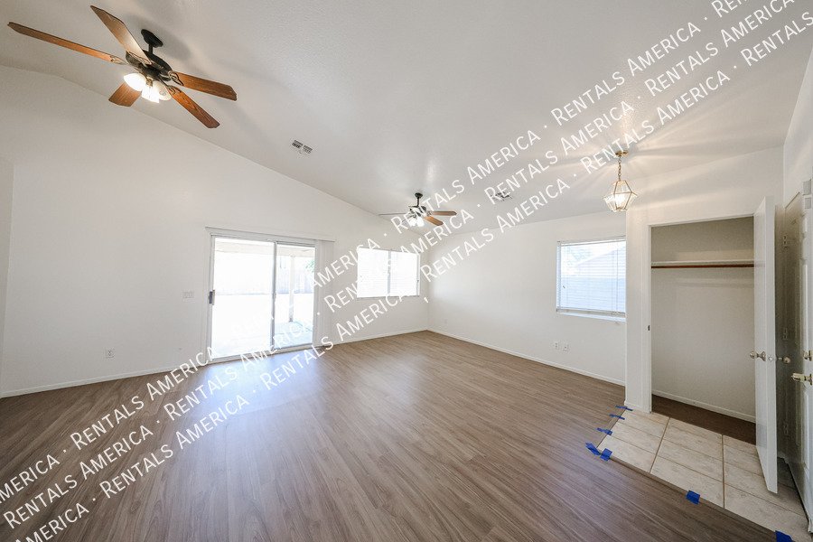 Lovely 3 BD, 2 BA Corner Lot Home in Wildflower Ranch in Goodyear! property image