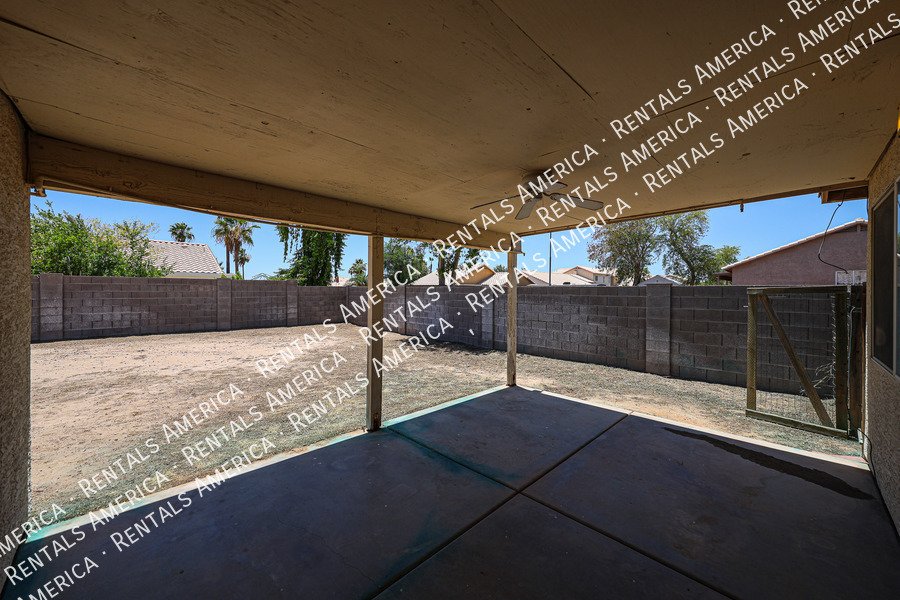 Lovely 3 BD, 2 BA Corner Lot Home in Wildflower Ranch in Goodyear! property image