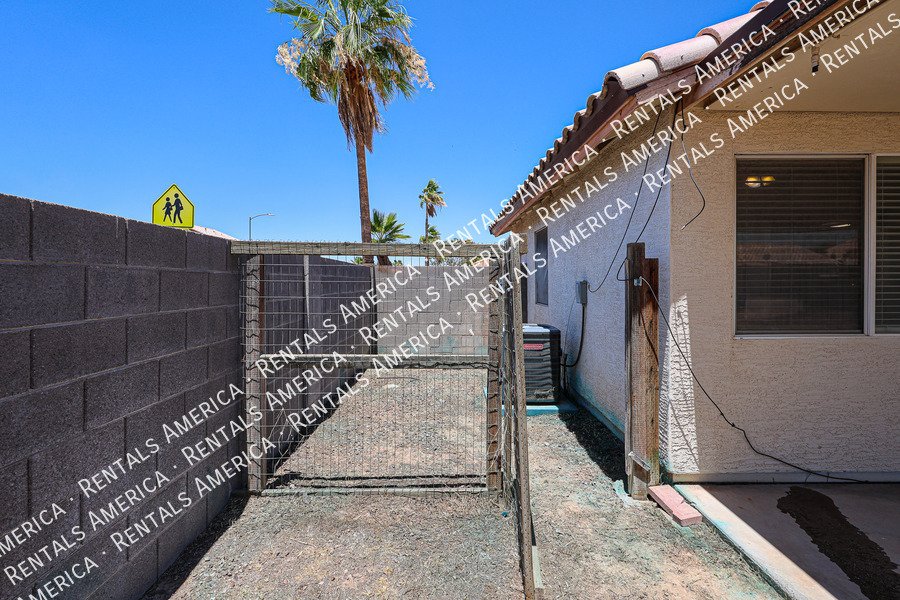 Lovely 3 BD, 2 BA Corner Lot Home in Wildflower Ranch in Goodyear! property image